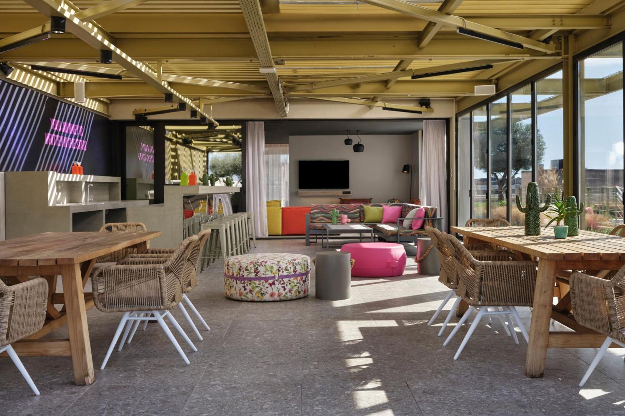 Moxy Athens City Ngoại thất bức ảnh