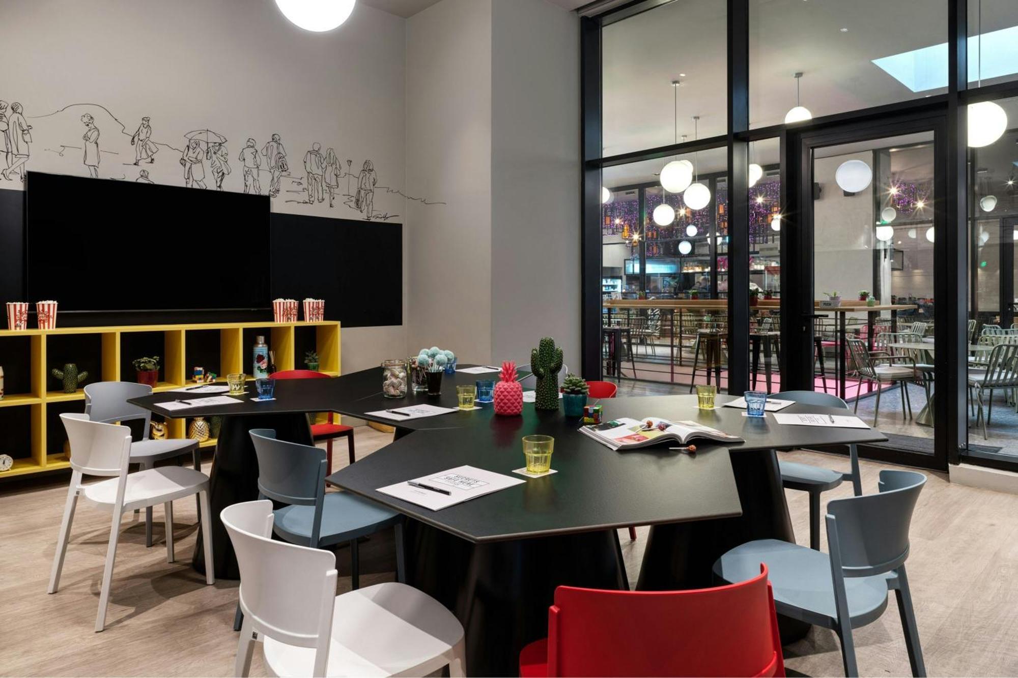 Moxy Athens City Ngoại thất bức ảnh